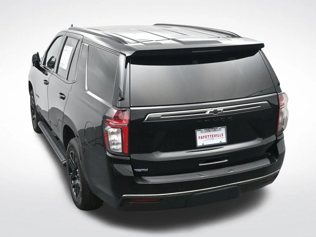 Used 2022 Black Chevrolet Z71 image 28