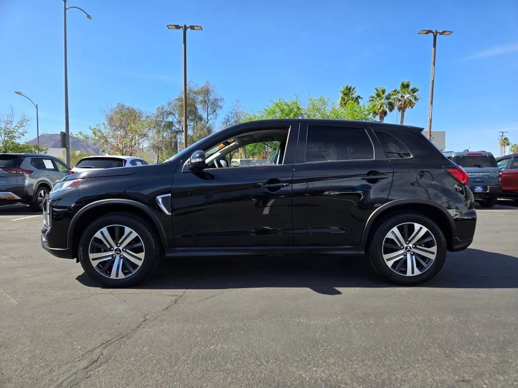 Used 2021 Black Mitsubishi ES image 3