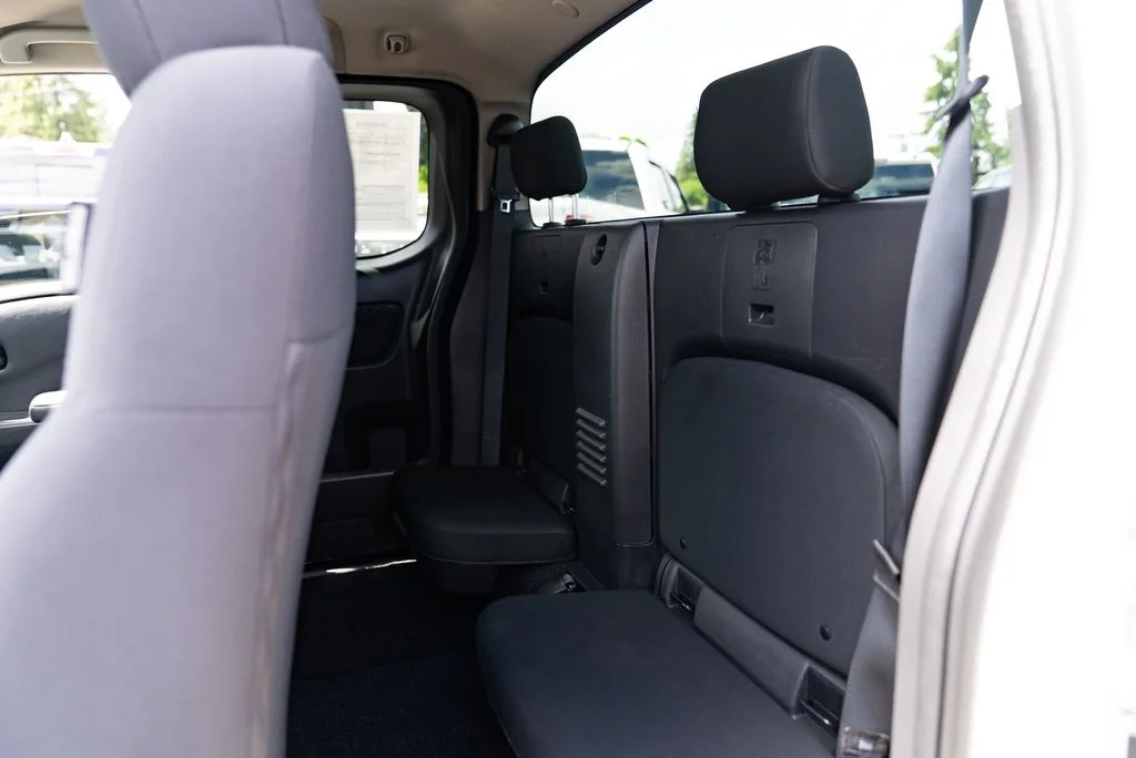 Used 2022 White Nissan S image 18