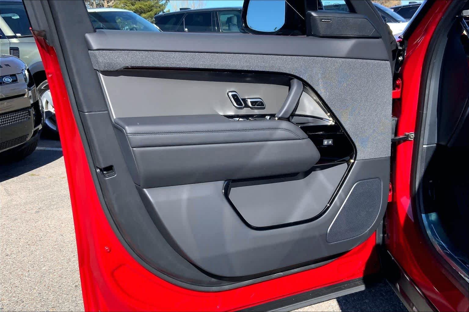 New 2026 Firenze Red Land Rover SE image 10