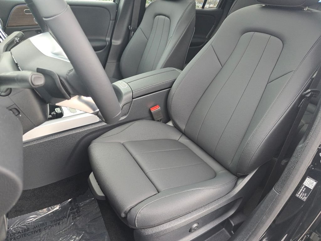 New 2026 Night Black Mercedes-Benz GLB 250 image 24