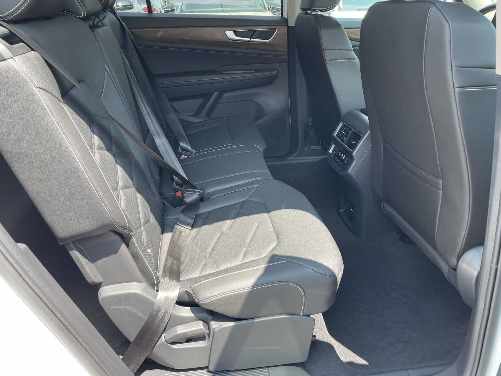 New 2026 Opal White Pearl Volkswagen 2.0T SE image 21