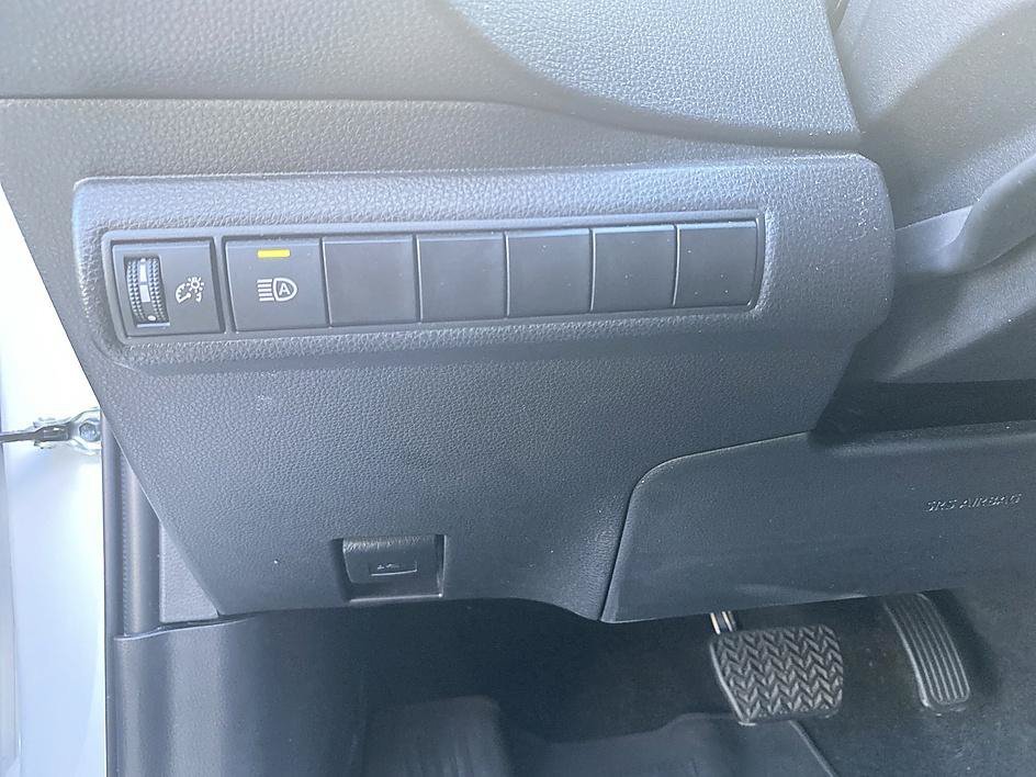 Certified Used 2025 Ice Cap Toyota SE image 11