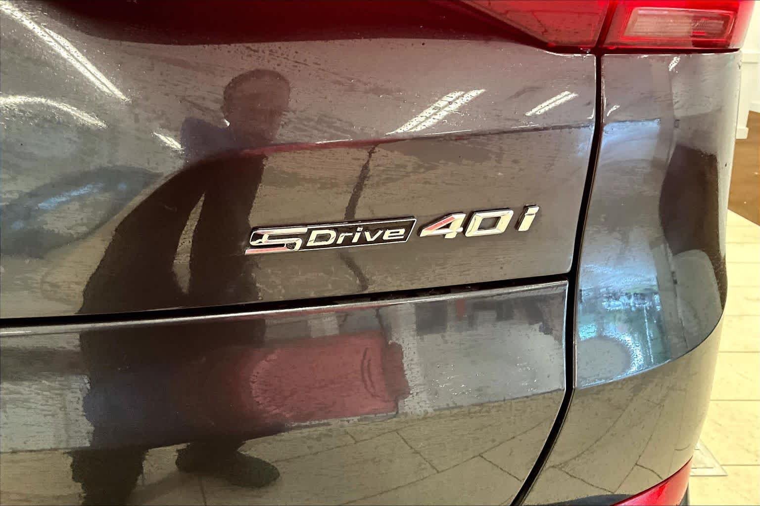 Used 2022 Dark Graphite Metallic BMW sDrive40i image 9