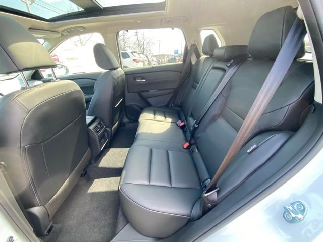 2026 Nissan Rogue SV - Photo 17