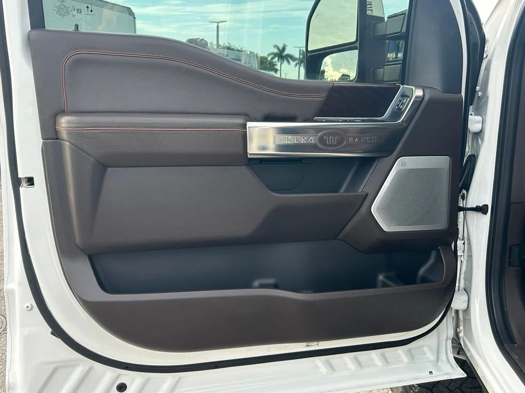 Used 2024 White Metallic Ford King Ranch image 40