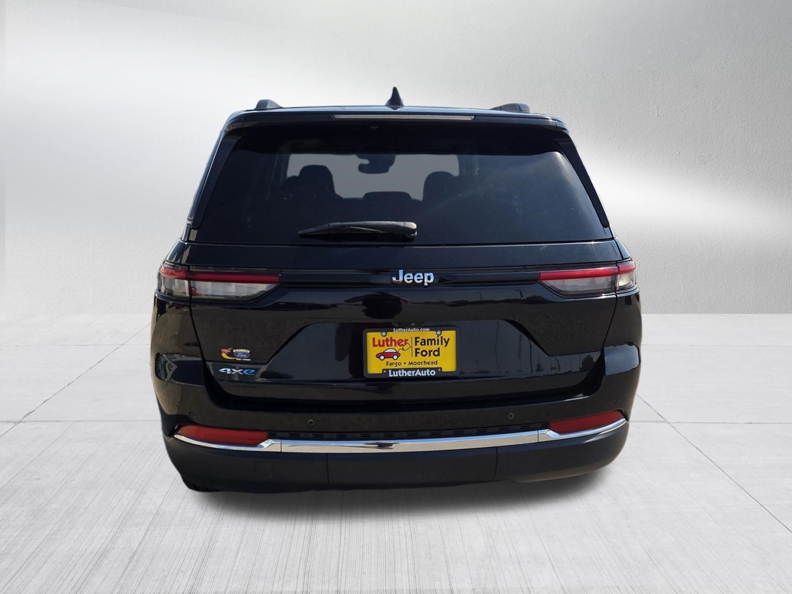 Used 2024 Diamond Black Jeep  image 6