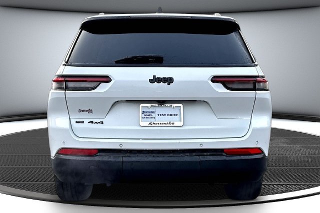 Used 2022 White Jeep Altitude image 6