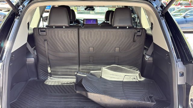Used 2025 Midnight Black Metallic Toyota XLE image 8