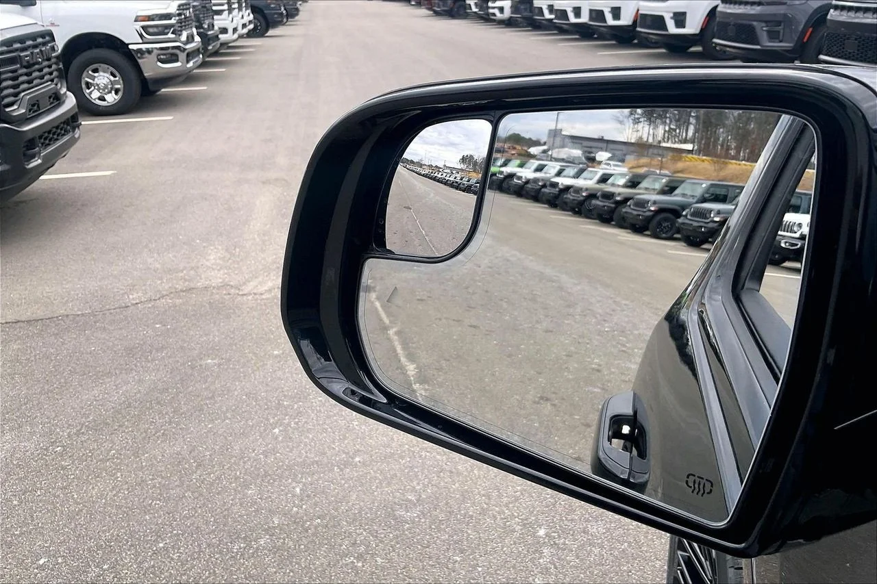 New 2026 High Gloss Black Exterior Paint Jeep Limited Reserve image 29