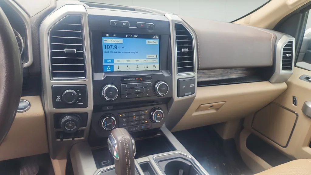 Used 2018 Silver Ford Lariat image 17