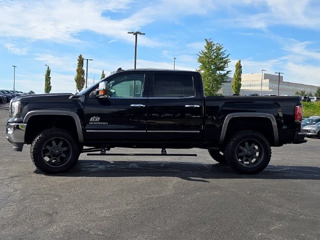 Used 2017 ONYX BLACK GMC SLT image 20