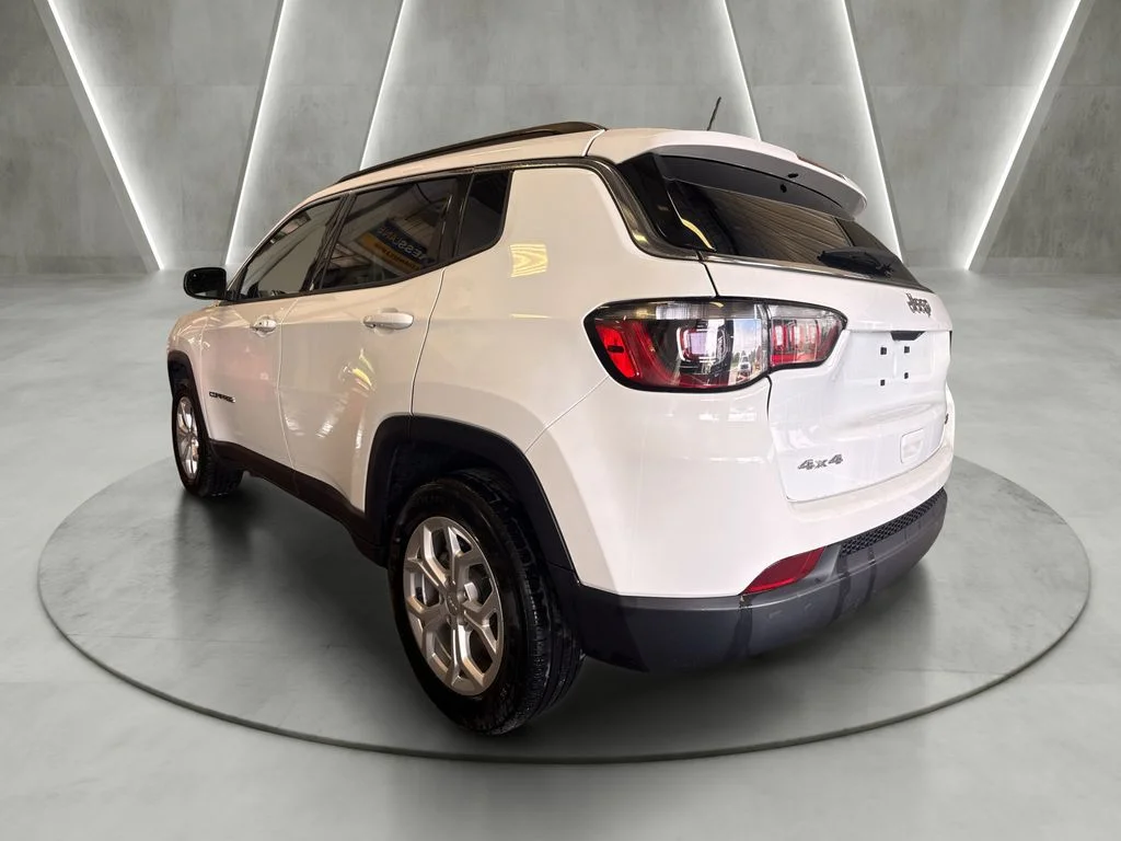 Used 2024 White Jeep Latitude image 5