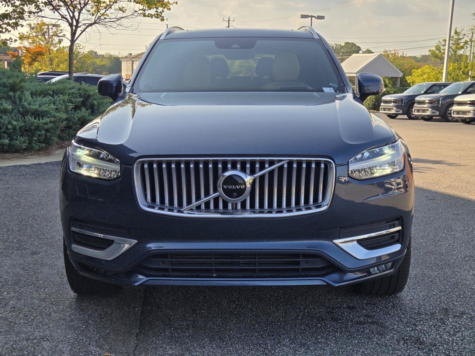 Used 2022 Blue Volvo Inscription image 2