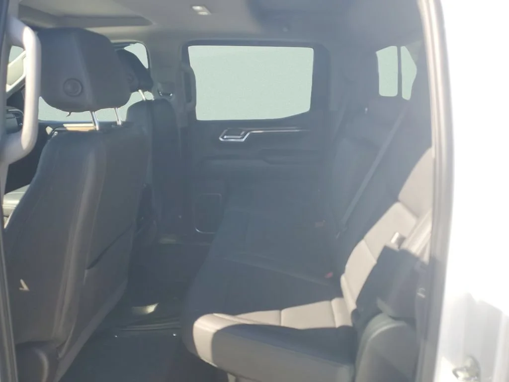 Used 2024 Summit White Chevrolet RST image 21