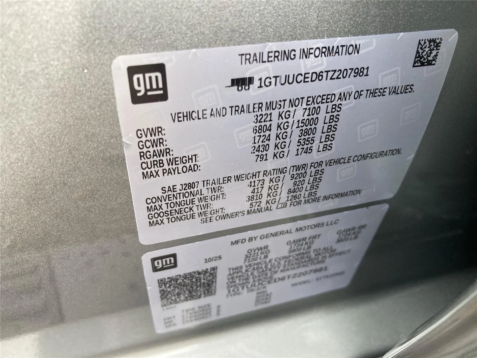 New 2026 Sterling Metallic GMC Elevation image 31