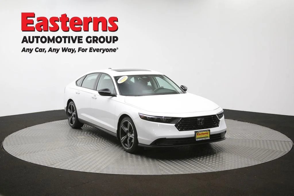 Used 2026 White Honda SE image 49