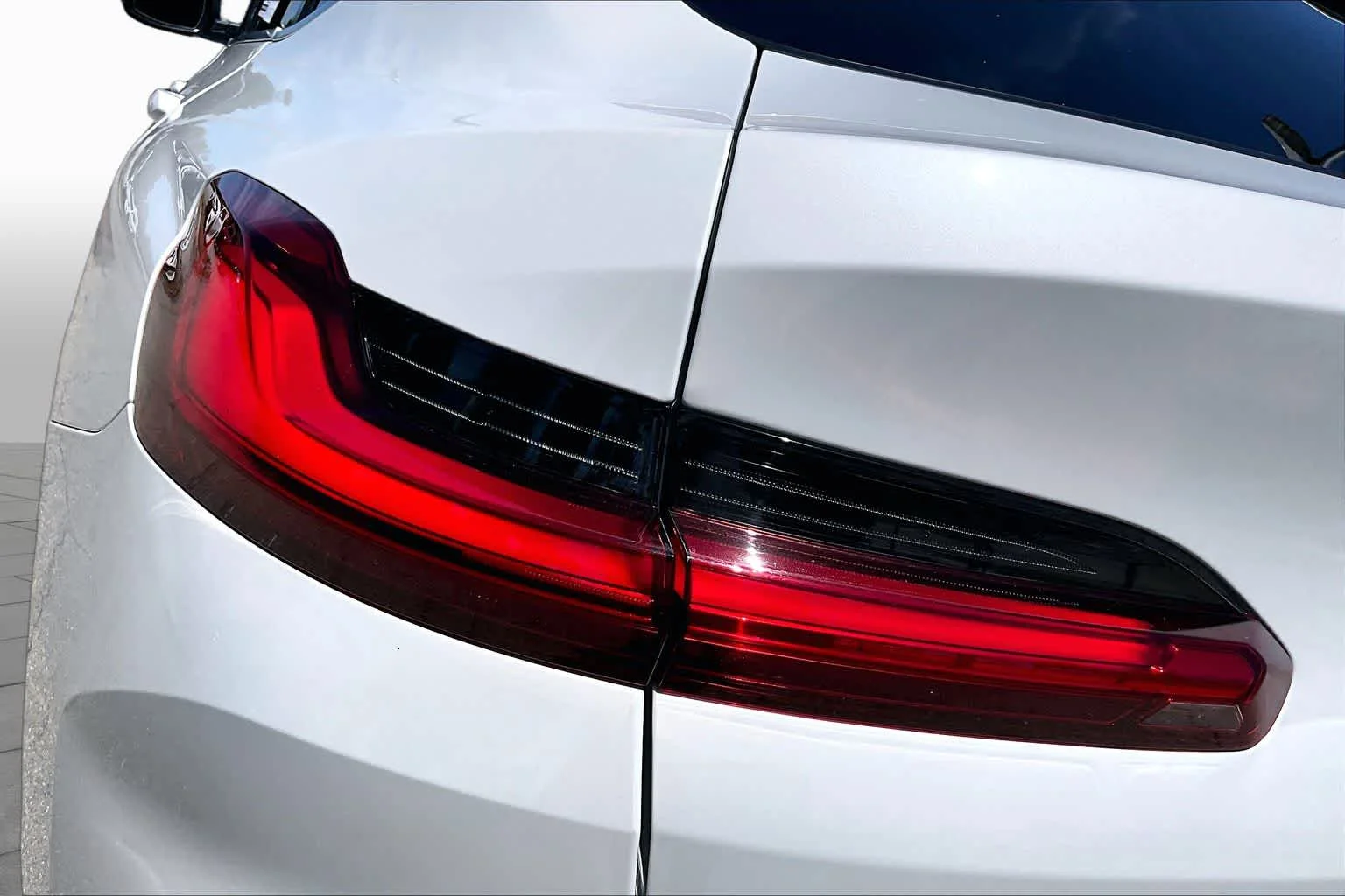 Used 2024 Alpine White BMW xDrive30i image 56