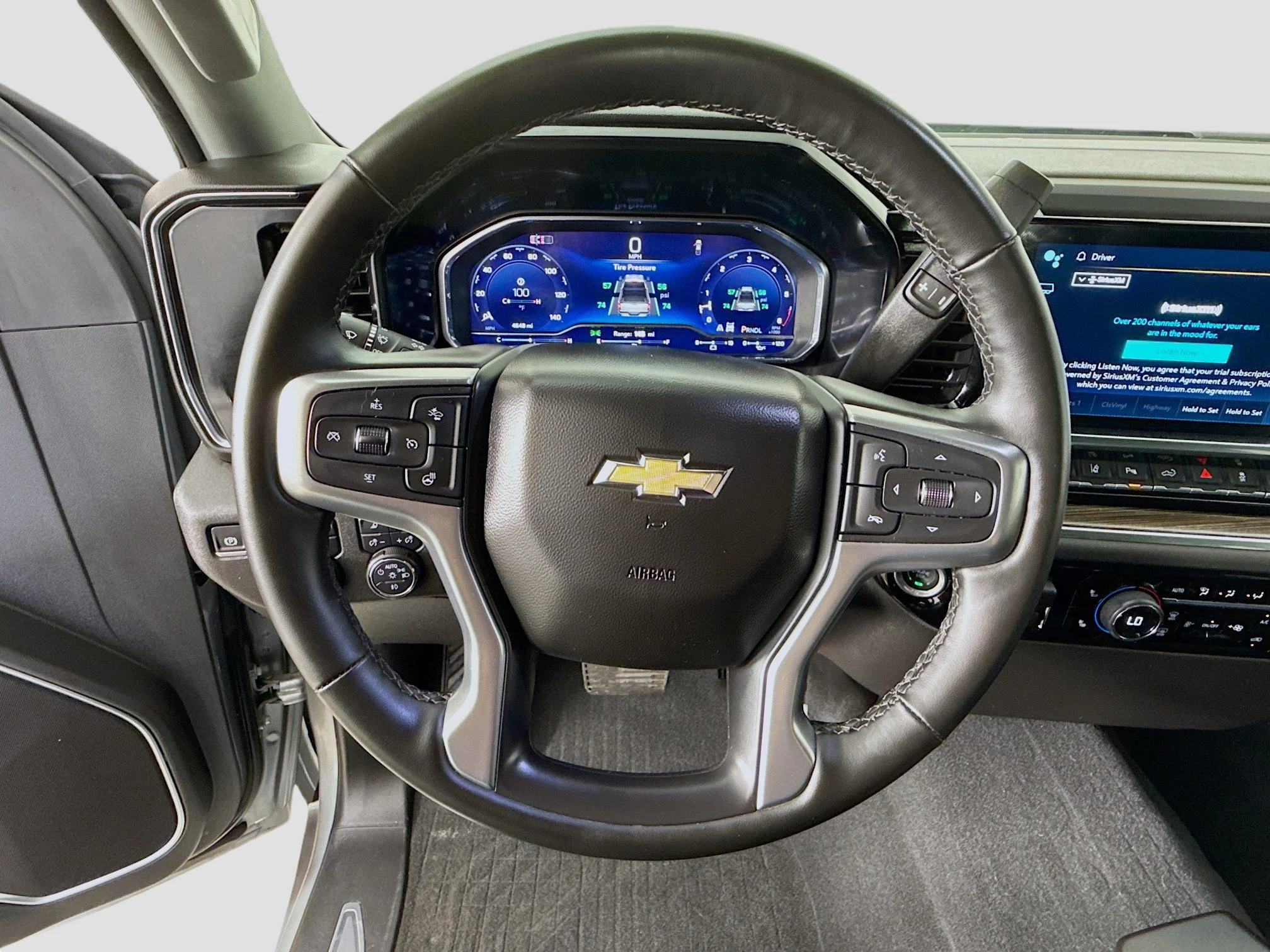 Used 2025 Sterling Gray Metallic Chevrolet LT image 13