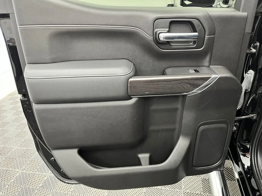 Used 2019 Black Chevrolet LTZ image 23