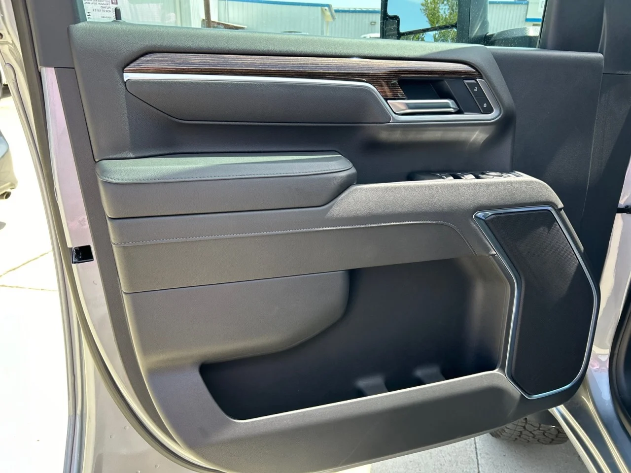 New 2026 Sterling Metallic GMC SLE image 10