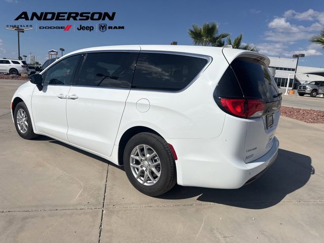 New 2026 Bright White Clear-Coat Exterior Paint Chrysler LX image 3