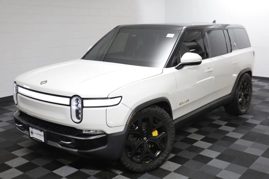 2022 Rivian R1S Launch Edition's photo
