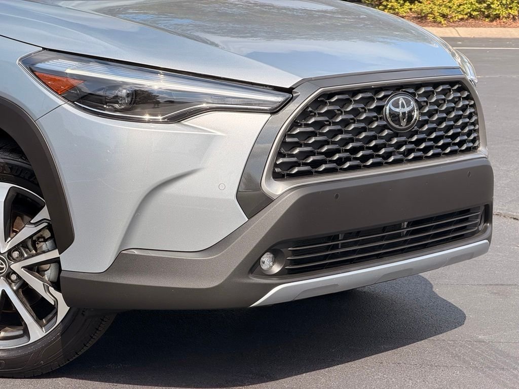 Used 2025 Silver Toyota XLE image 6