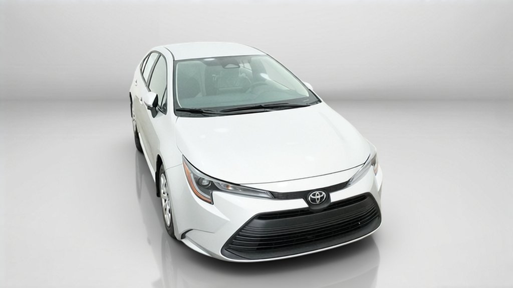 New 2027 Classic Silver Metallic Toyota LE image 4