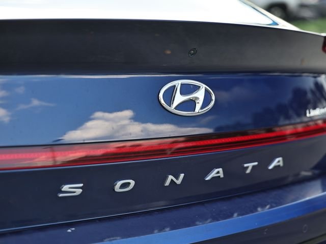 Used 2020 Stormy Blue Hyundai Limited image 10