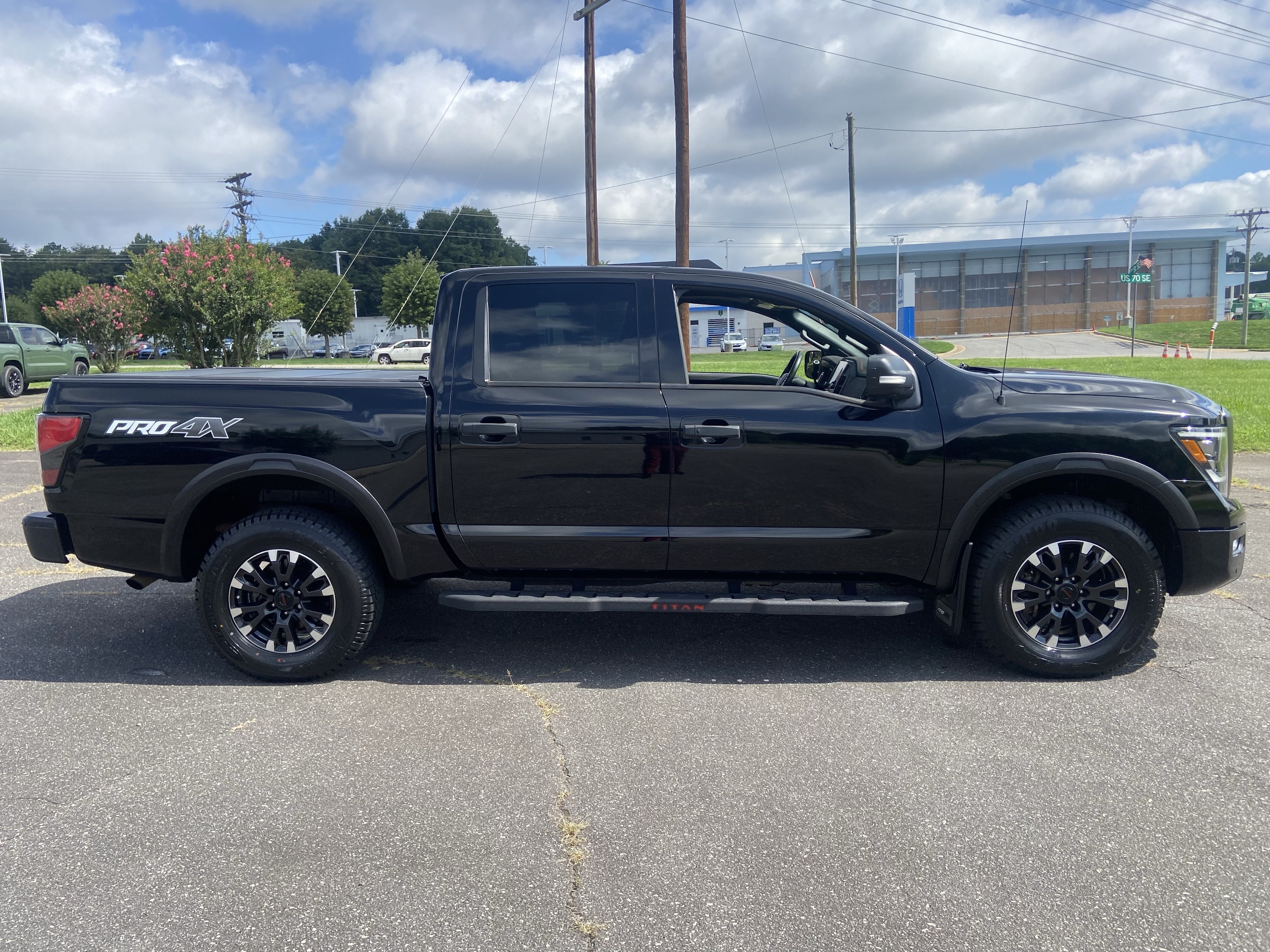 Used 2021 Super Black Nissan PRO-4X image 4