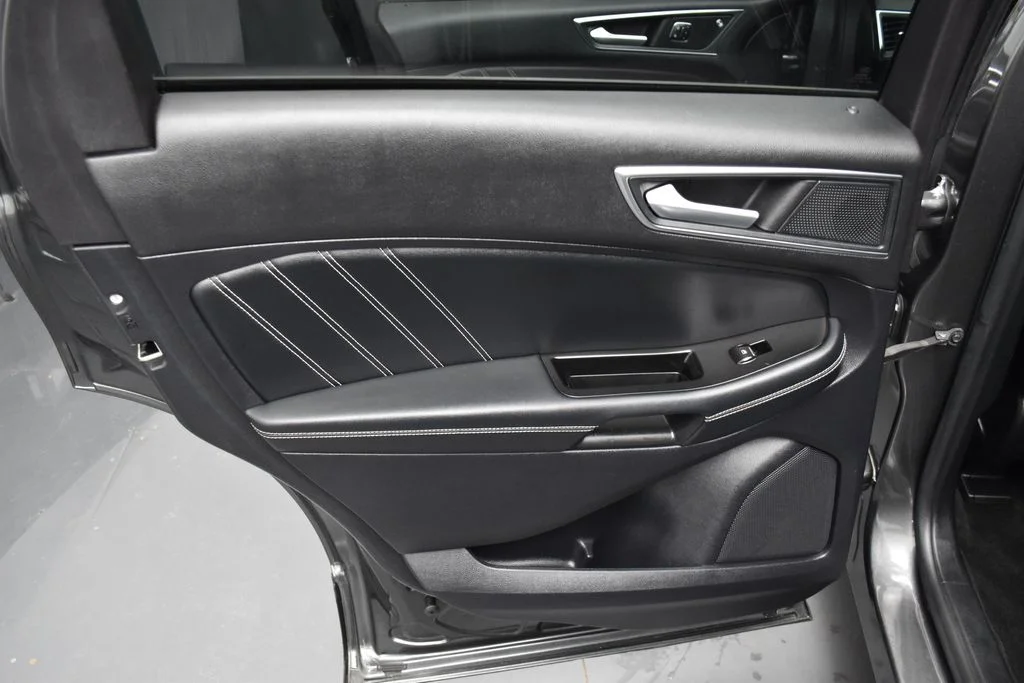 Used 2019 Magnetic Ford ST image 21
