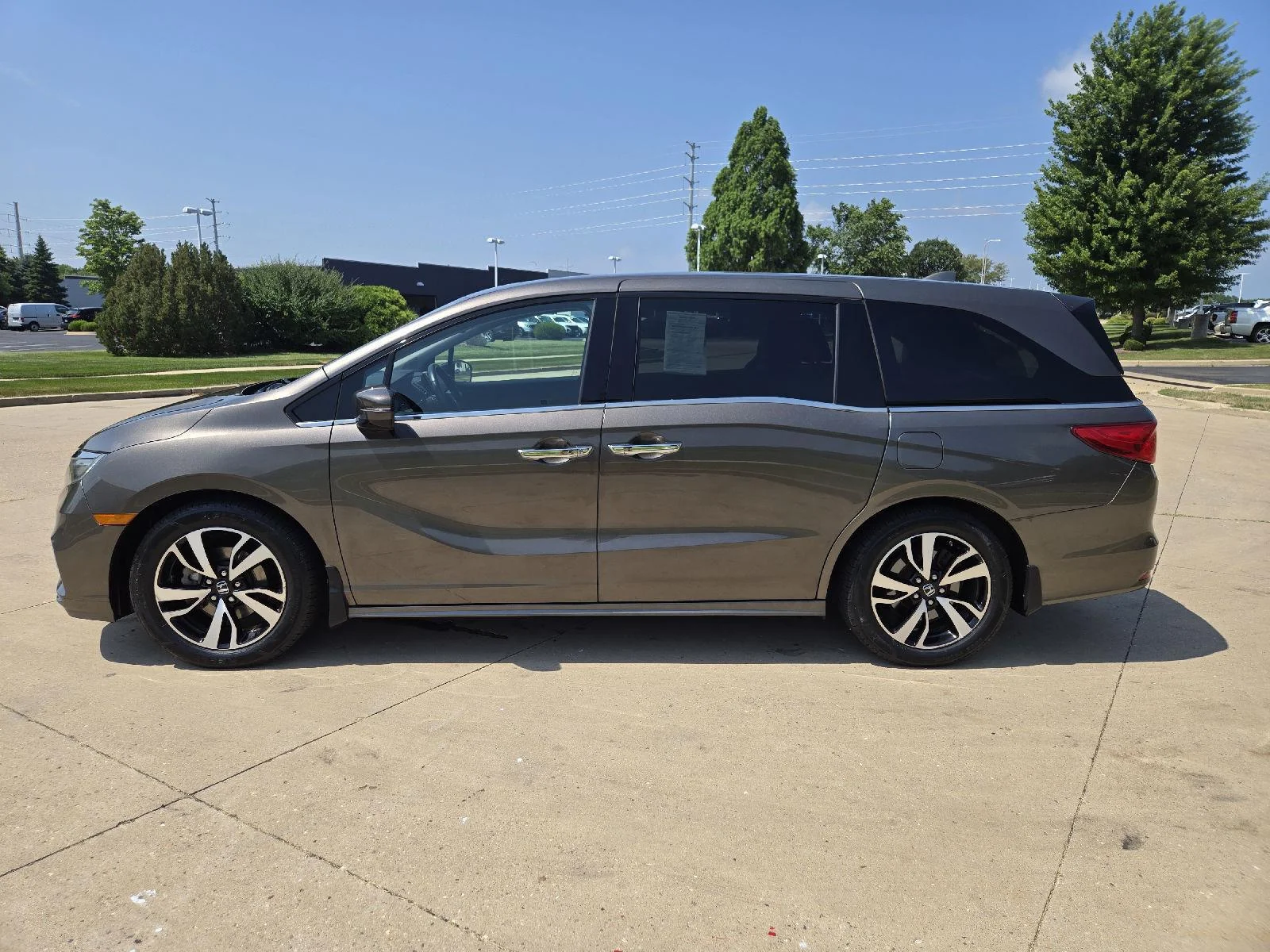 Used 2020 Pacific Pewter Metallic Honda Elite image 5