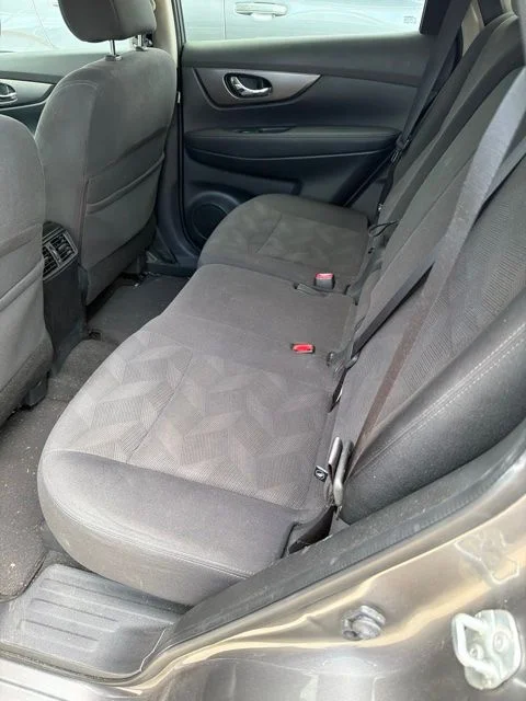 Used 2016 Gray Nissan SV image 5
