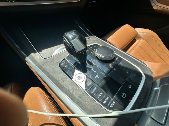 Used 2021 White BMW xDrive40i image 32