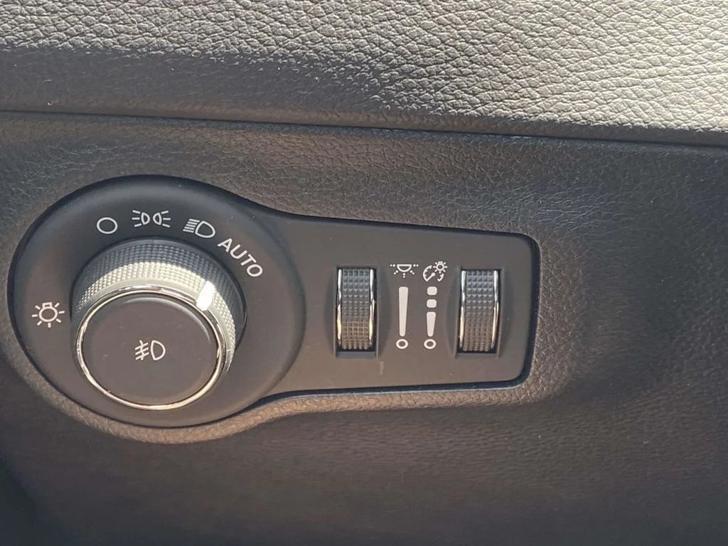 Used 2019 Red Jeep Limited image 64