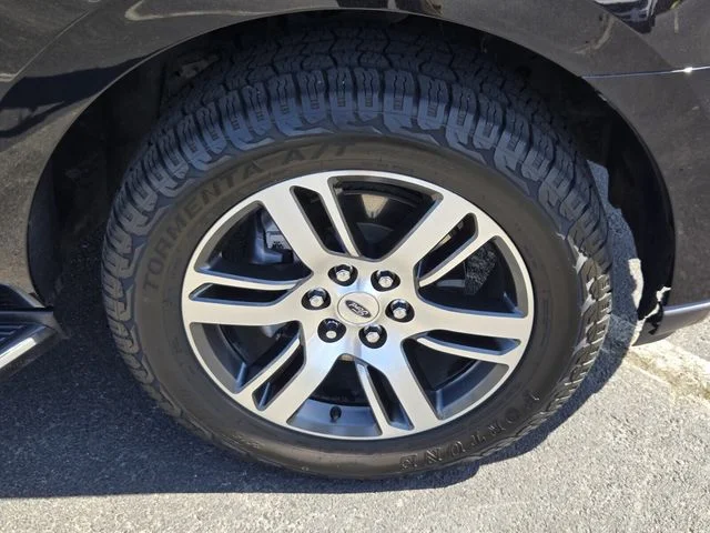 Used 2022 Black Ford Limited image 20