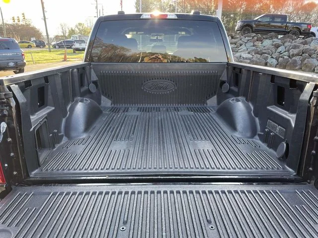 Used 2022 Black Metallic Ford XLT image 9