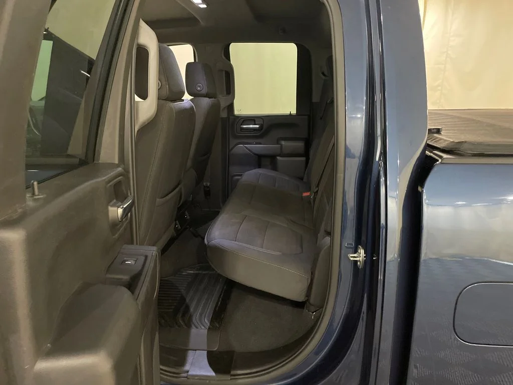 Used 2022 Northsky Blue Metallic Chevrolet Custom image 25
