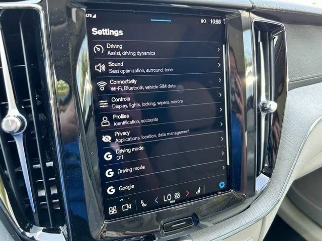 New 2025 White Volvo T8 Ultra image 30