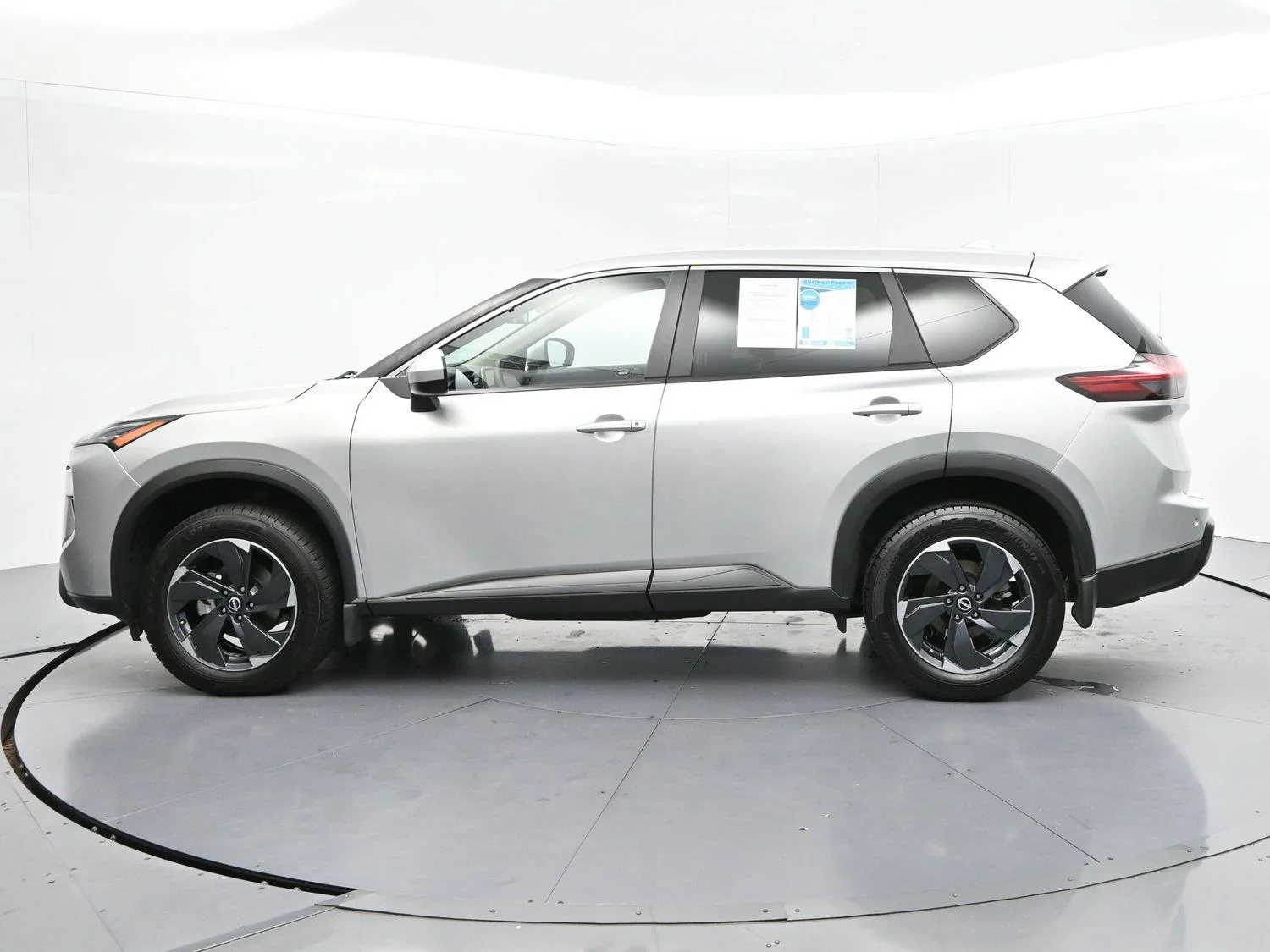 Used 2024 Silver Nissan SV image 4