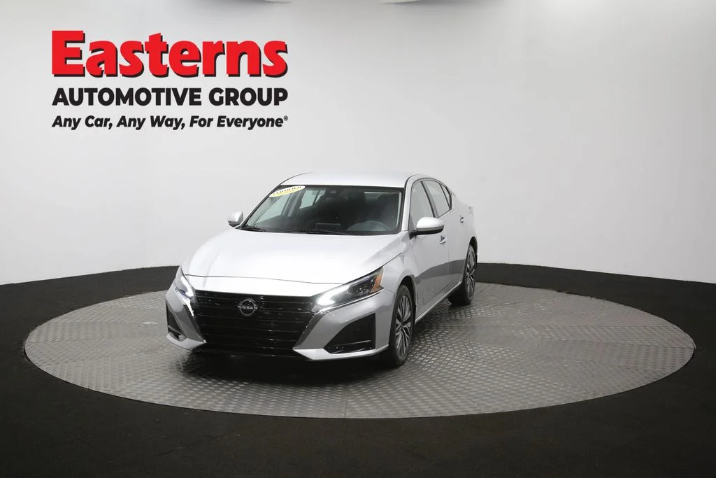 Used 2023 Silver Nissan 2.5 SV image 53