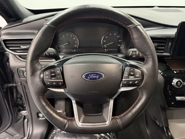 Used 2023 Gray Ford ST-Line image 19