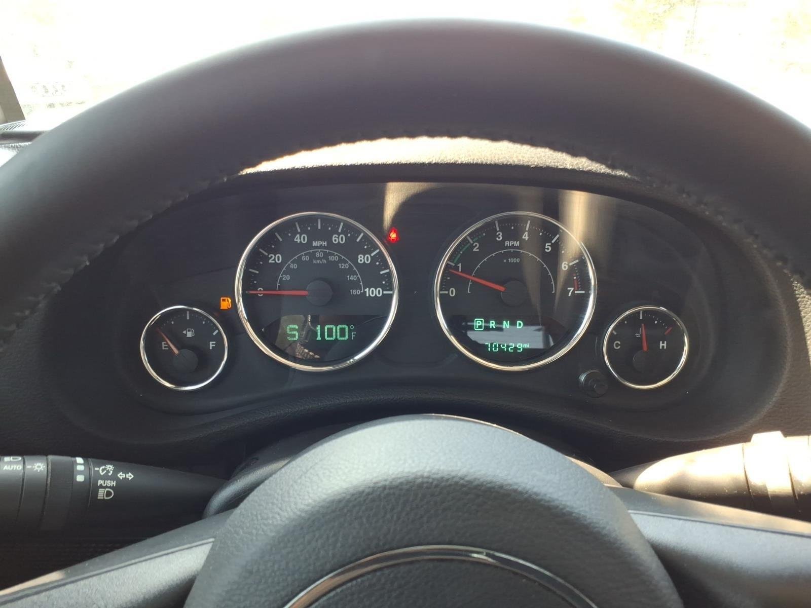 Used 2017 Bright White Clearcoat Jeep Rubicon image 27