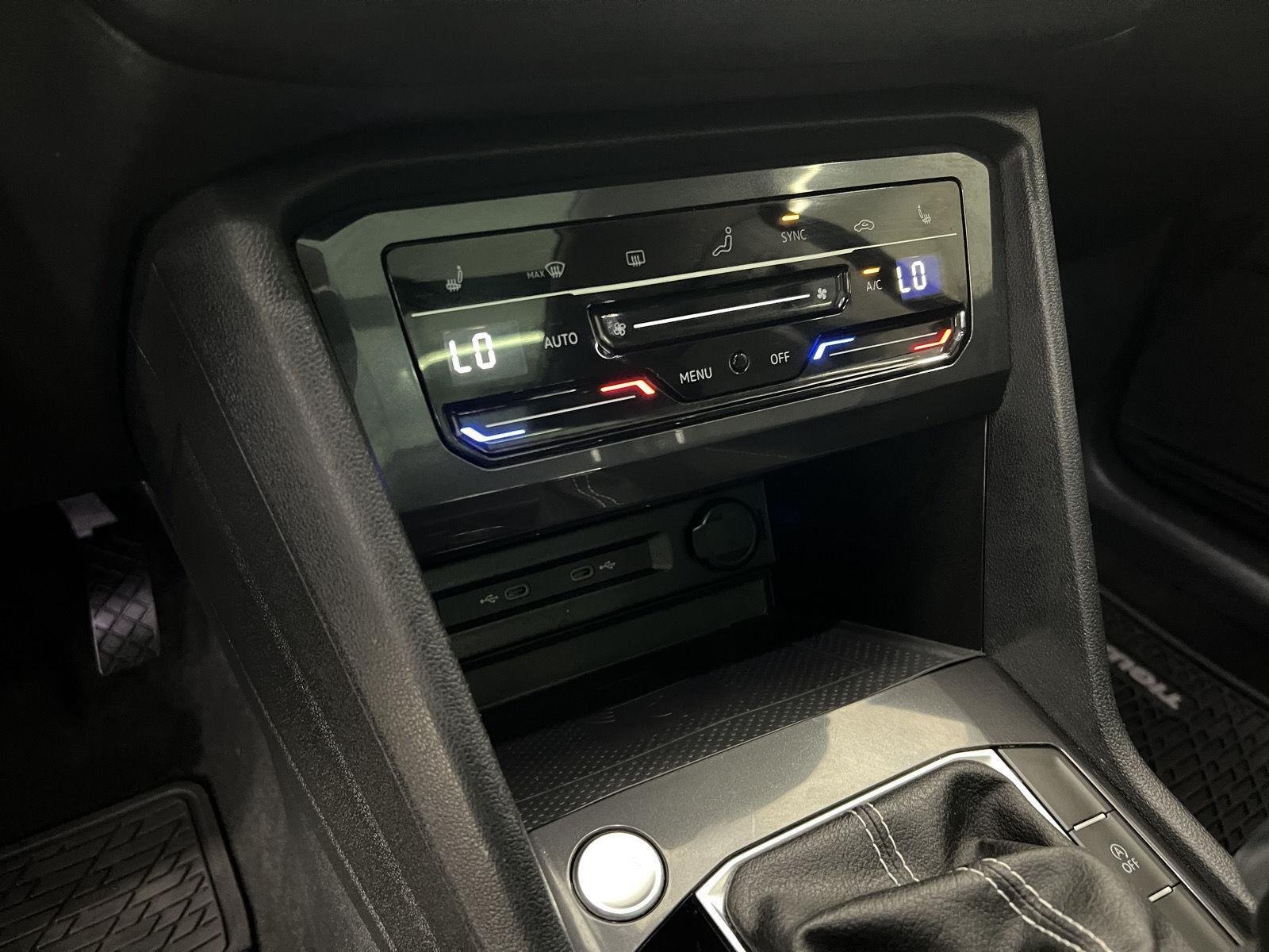 2022 Volkswagen Tiguan SE - Photo 19
