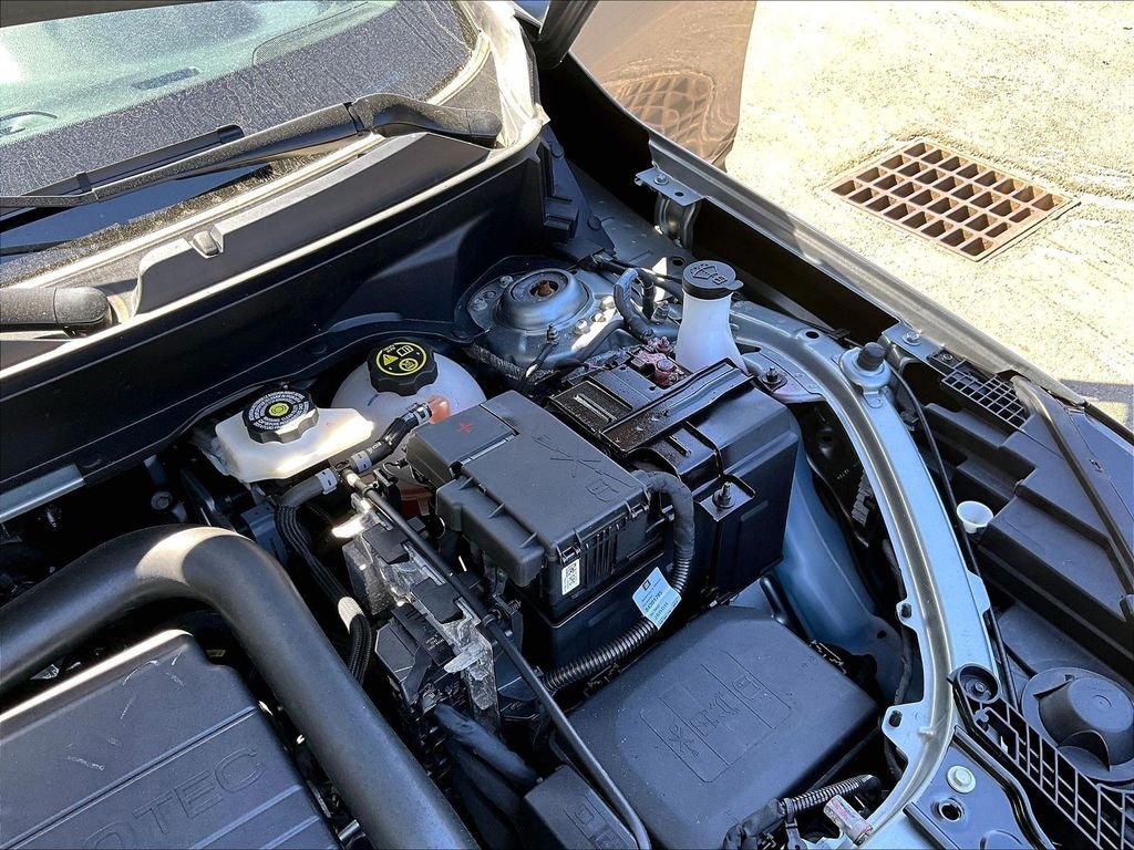Used 2023 Silver GMC SLT image 31