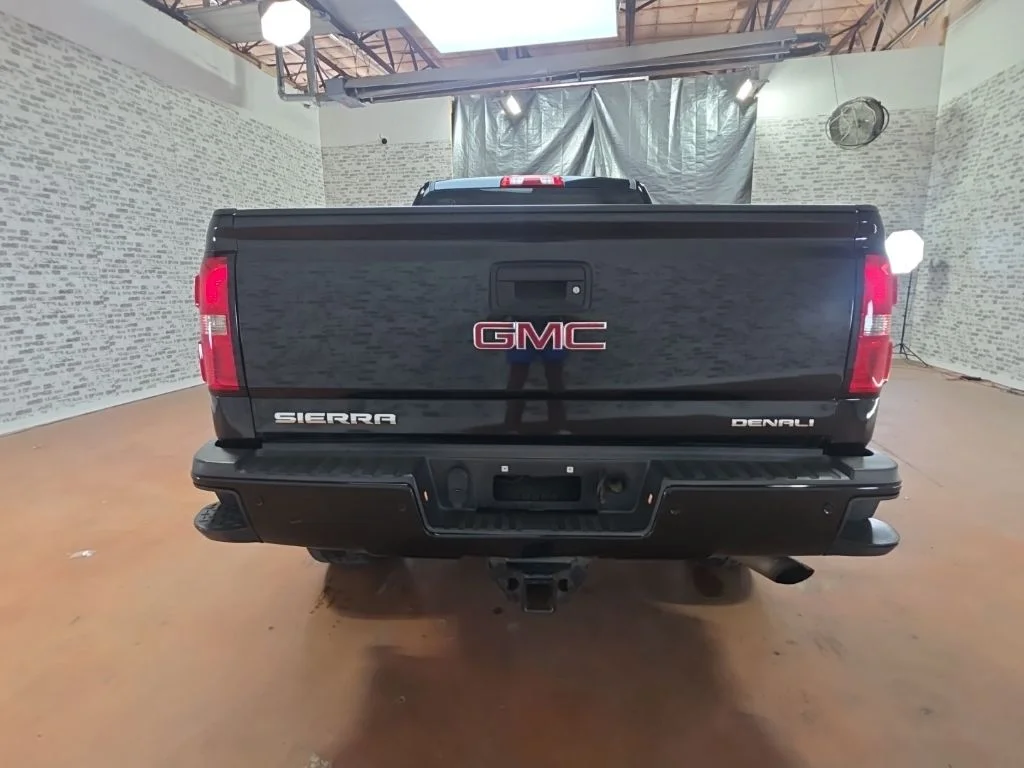 Used 2017 Onyx Black GMC Denali image 6