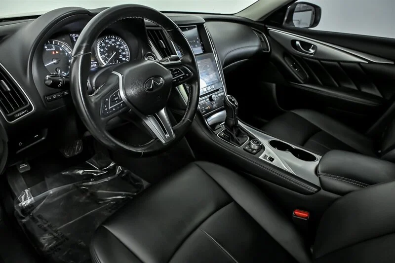 Used 2020 Majestic White INFINITI 3.0T Luxe image 16