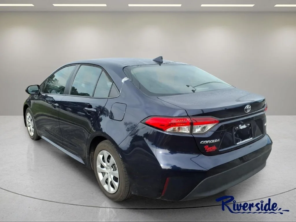 Used 2023  Toyota LE image 4