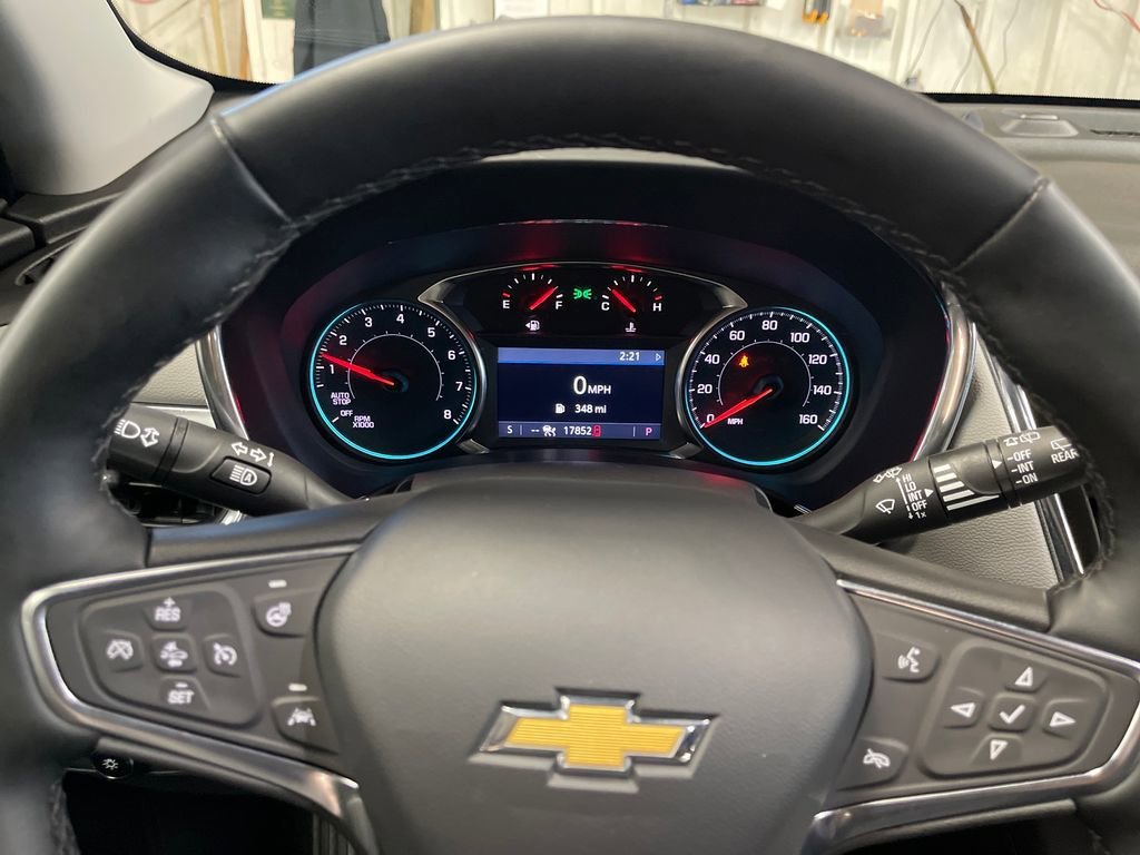 Used 2024 Summit White Chevrolet LT image 21